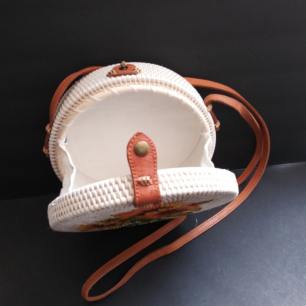 NEW HANDCRAFTED RATTAN CROSSBODY BAG PURSE - Picture 4 of 9